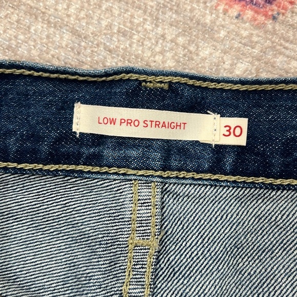 NWOT Levi’s low pro straight mid-rise jeans - Picture 2 of 7